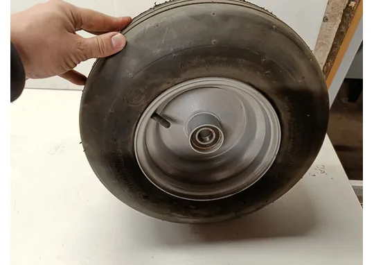 Rengas 16x6.50-8 vanteella / Jar-Met rikkaäkeeseen