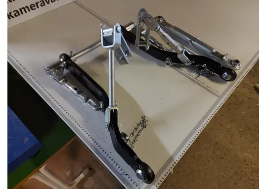 Nostolaitesarja minitraktoriin / Vetovarret 570mm