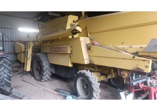 New Holland 8030 leikkuupuimuri / Isot renkaat / Asiakkaan lukuun!