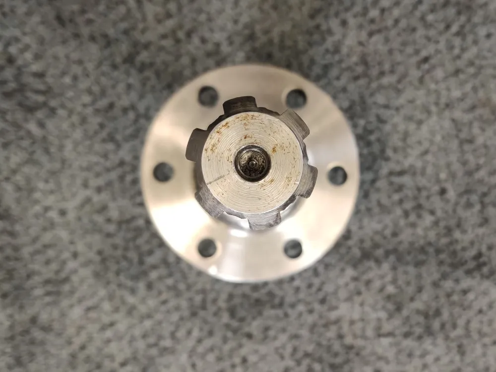 Hakettimen akseli n. 360mm / Remet RT-630