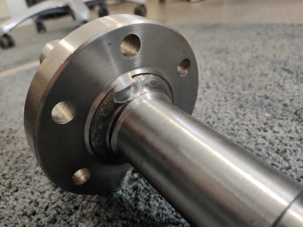 Hakettimen akseli n. 360mm / Remet RT-630
