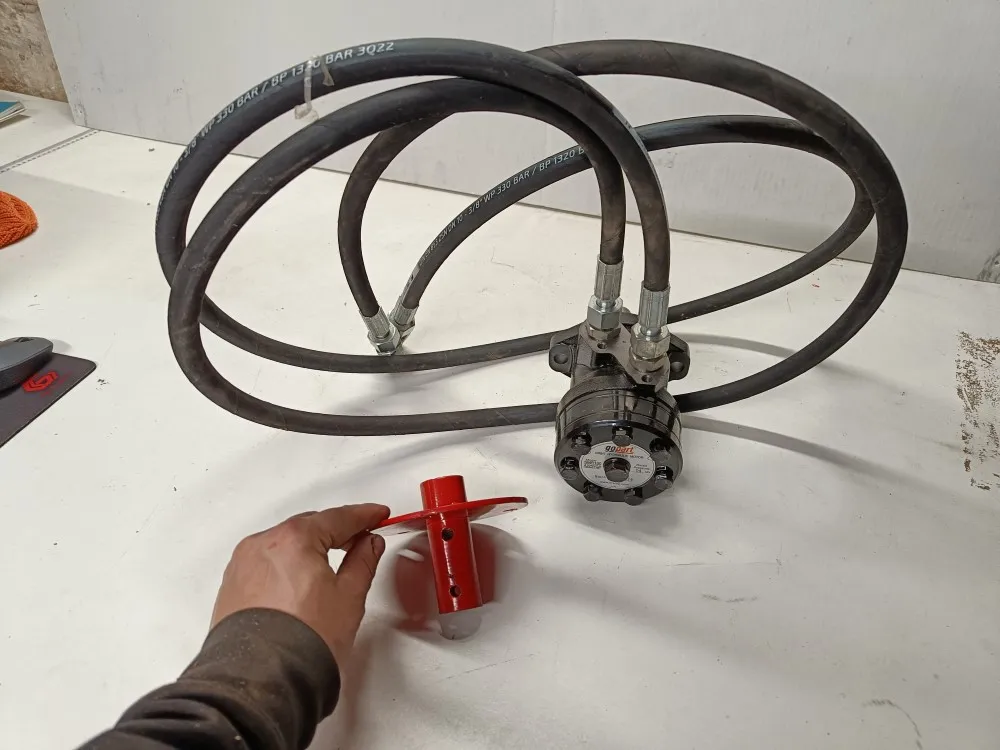 Hydraulimoottori letkuineen / Jar-Met JP pintalevittimeen