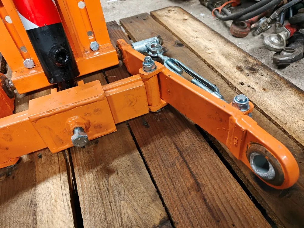 Etunostolaite Mateng / Minitraktoreihin