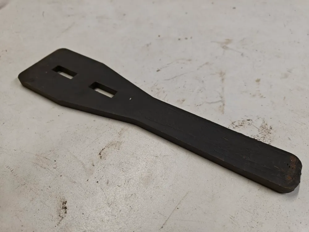 Pakkerin kaavinrauta / Akpil Bison XL lautasmuokkariin