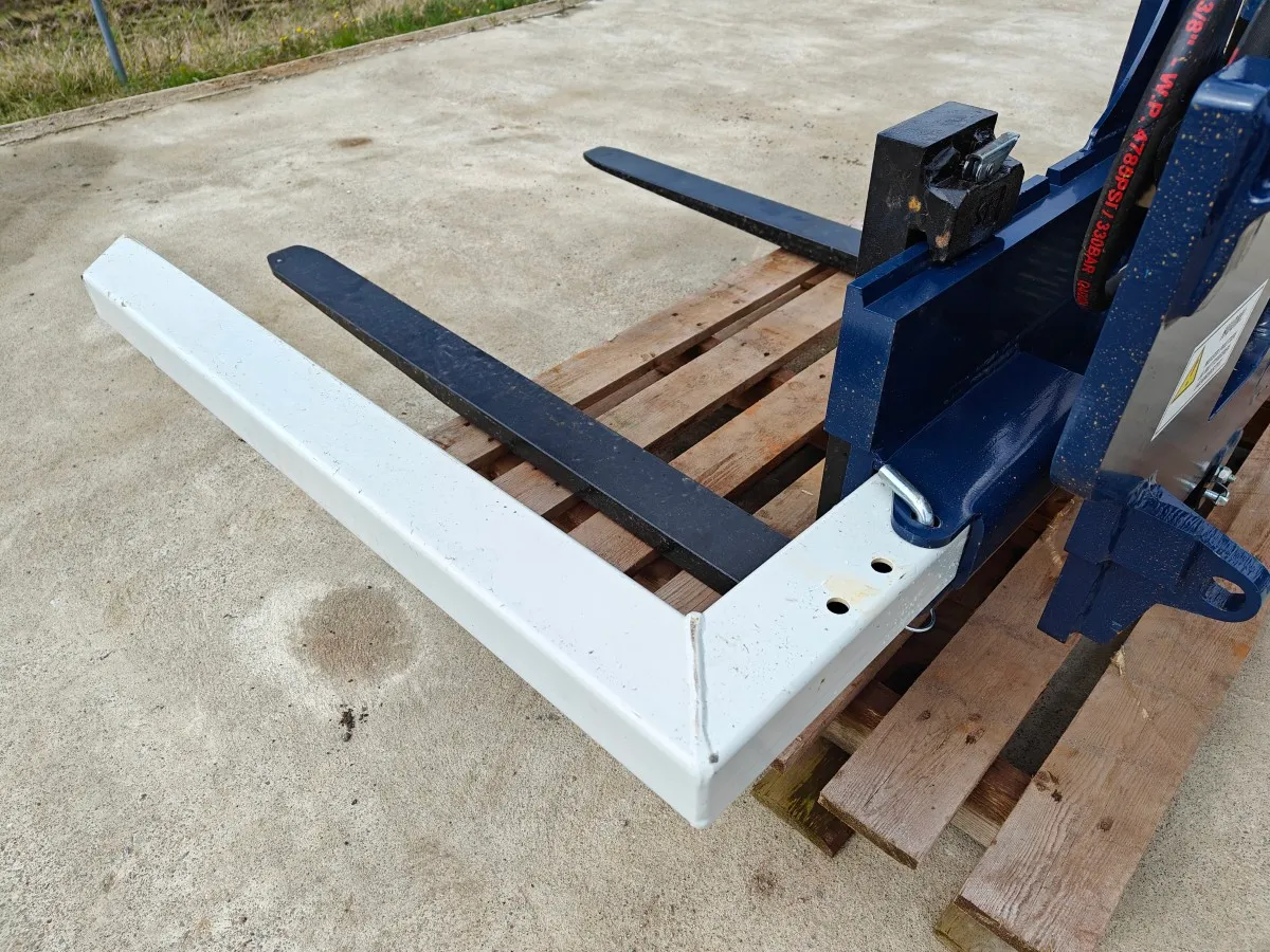 FK Machinery UPFR25-W-C kääntäjä / 2500kg - trukkipiikeillä - EURO
