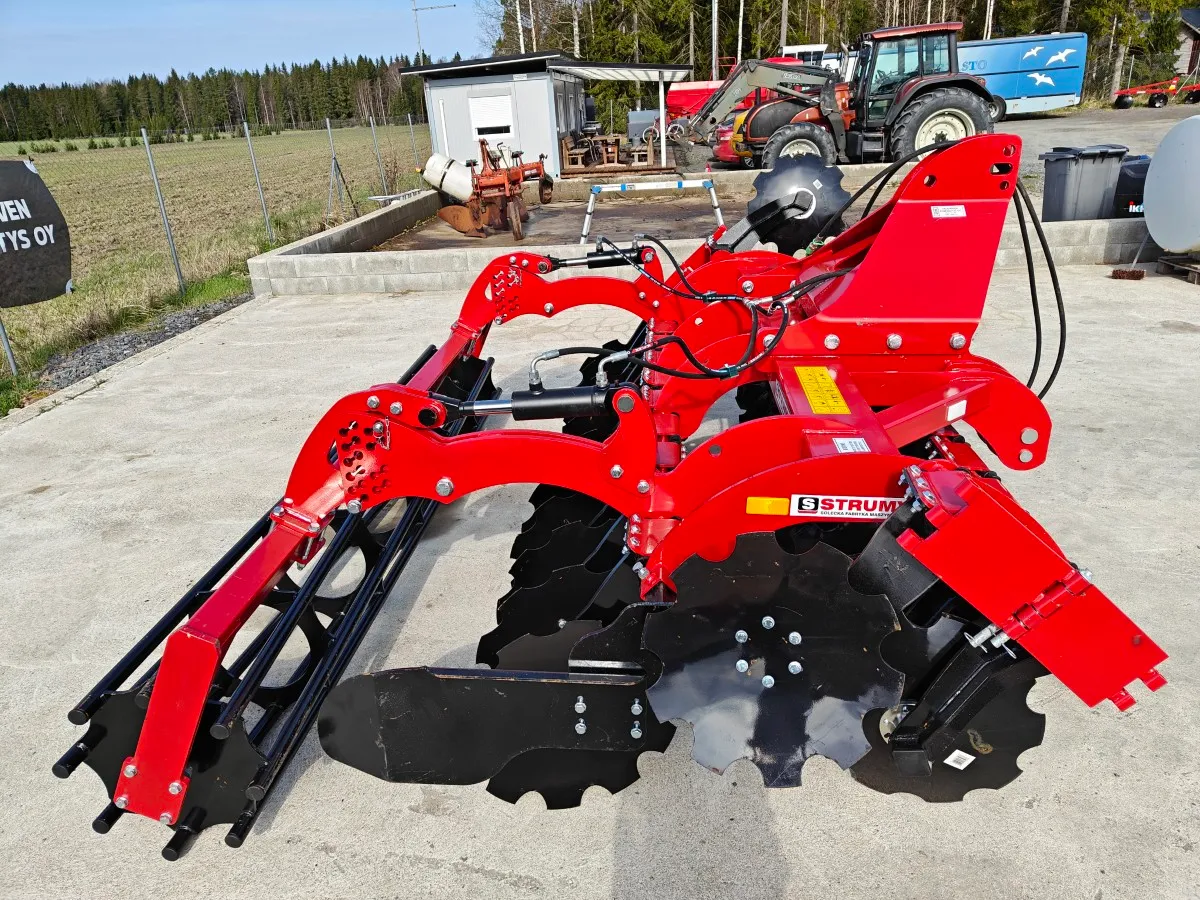 Strumyk Tiger II - 300cm lautasmuokkain / Hydraulisella putkipakkerilla