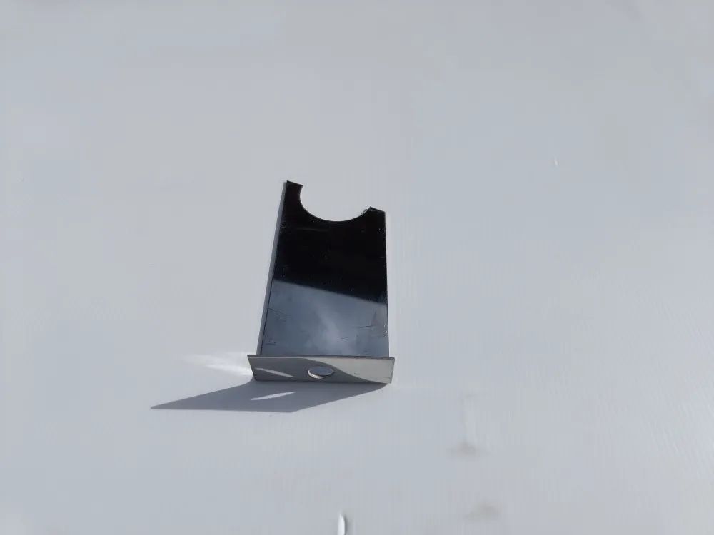 Pohjaluukun sulkulevy - vasen RST / Jar-Met JP pintalevittimiin