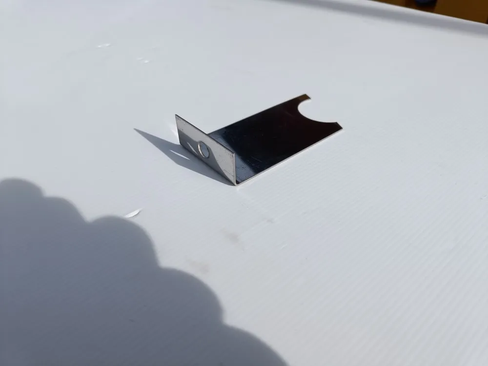 Pohjaluukun sulkulevy - vasen RST / Jar-Met JP pintalevittimiin