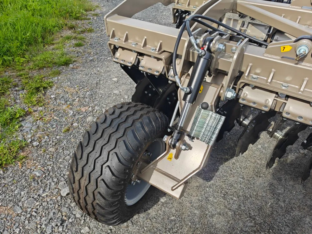 Rol-Ex BTHC 500cm lautasmuokkain / Hinattava ja hydraulisesti taittuva - Video