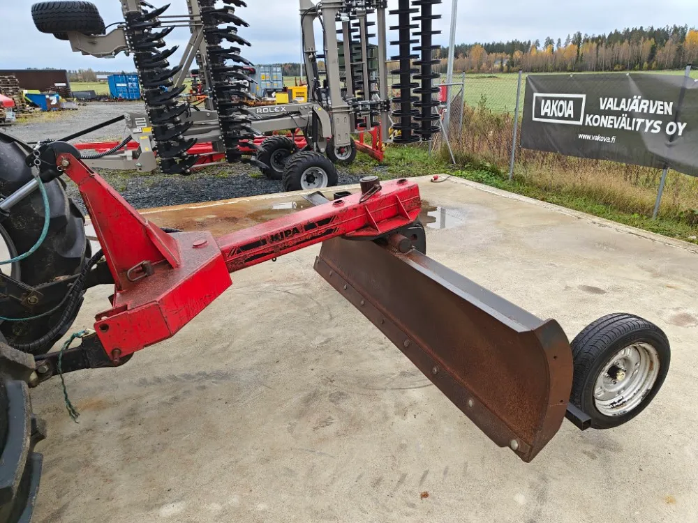 Kipa perälevy 245cm, hydraulinen / Aisankääntö ja tukipyörät, katso video!