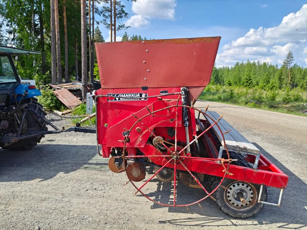 Junkkari Simulta 300cm kylvölannoitin / Takapyöräkone täyskiekkovarustuksella