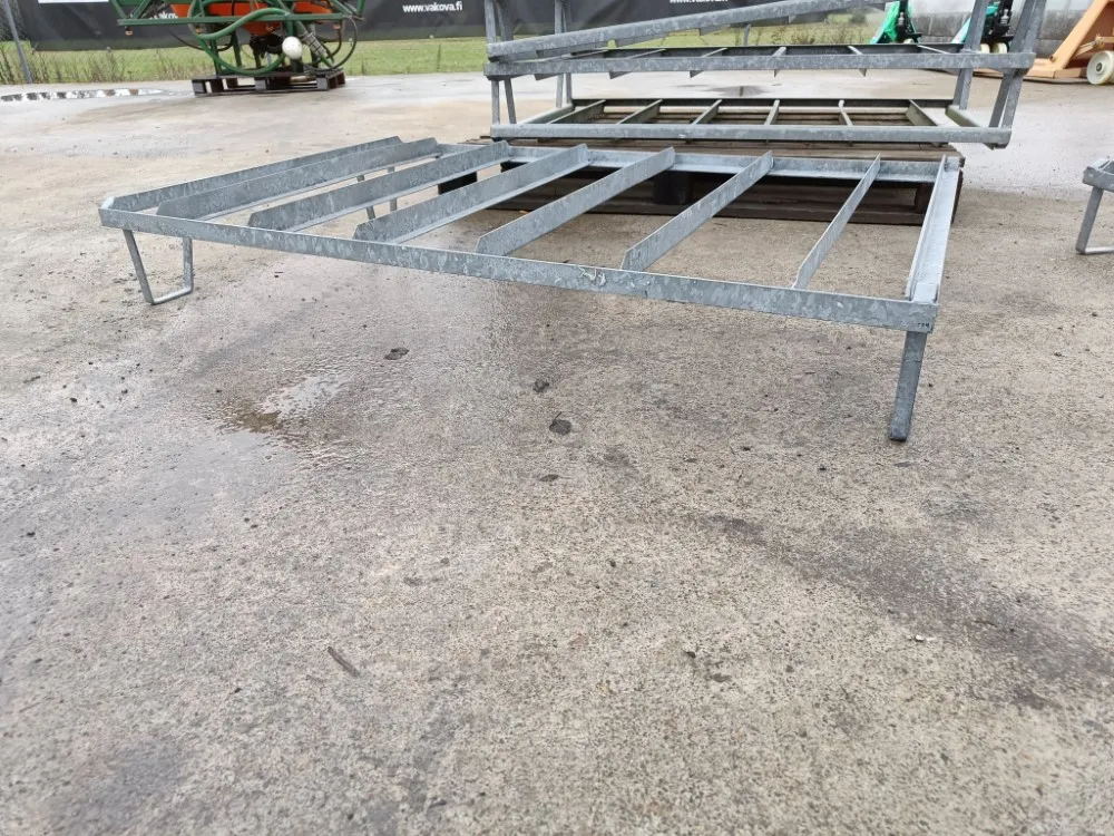 Kuormalava - metallisia galvanoituja / Myydään asiakkaan lukuun