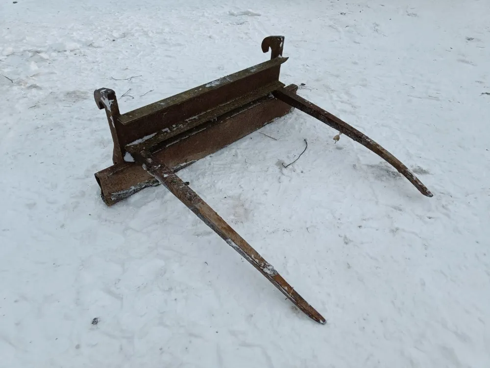Paalipiikit Kramer kiinnikkeellä /