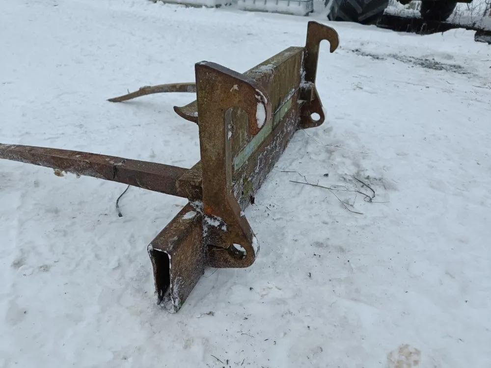 Paalipiikit Kramer kiinnikkeellä /