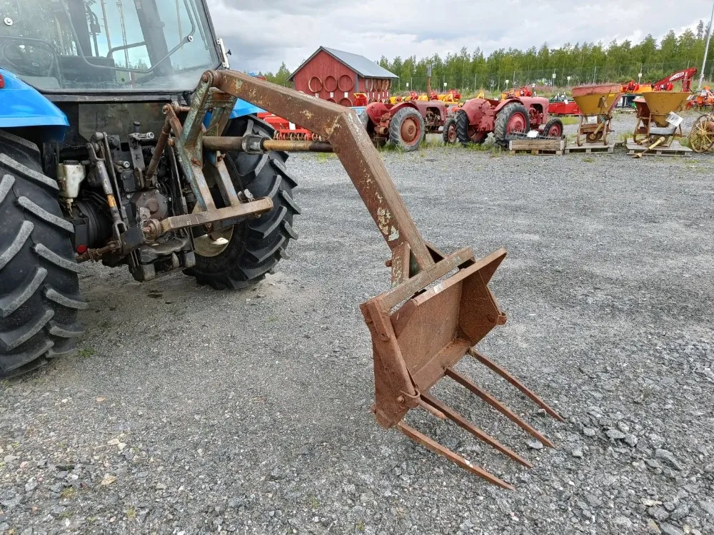 Takakuormaaja, hydraulinen / Sora- ja lantakauhalla!