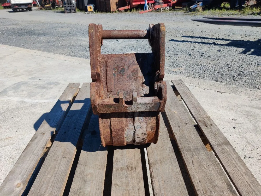 Kuokkakauha leveys 22cm / Pikkukaivinkoneeseen