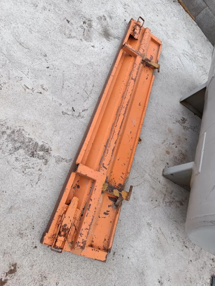 Peräkärryn metallilaita 190cm / Perävaunun laita