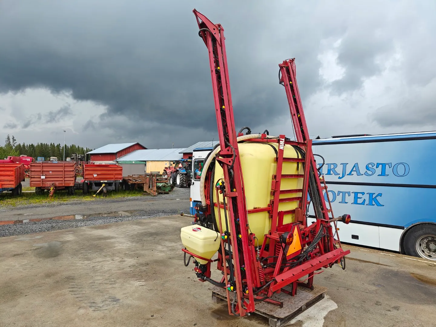 Hardi Master 1200L - 15-18m - Katsastettu / Kasvinsuojeluruisku - Katso video!