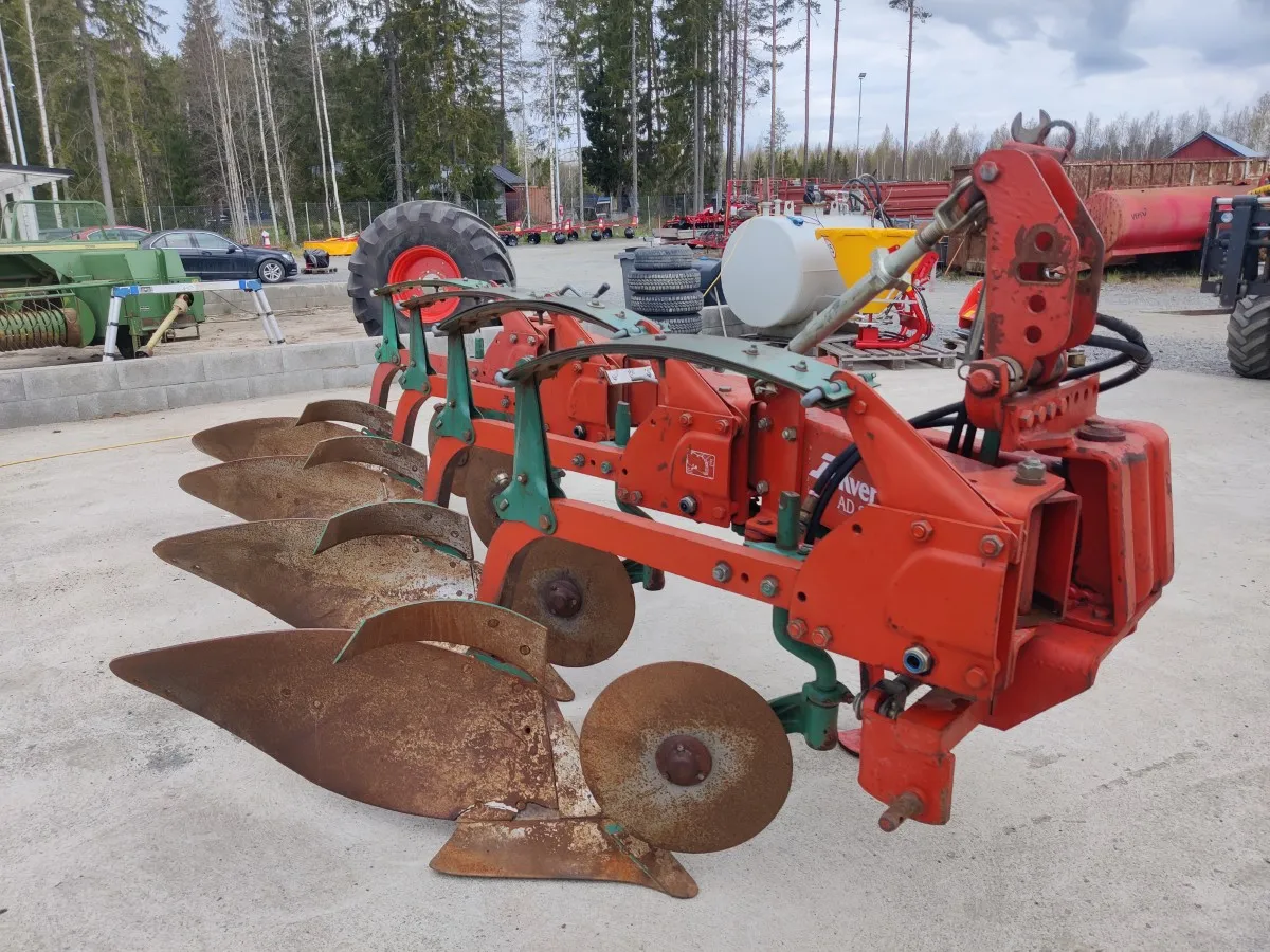 Kverneland AD85 4-siipinen sarka-aura / Hydraulinen viilunsäätö, katso video!