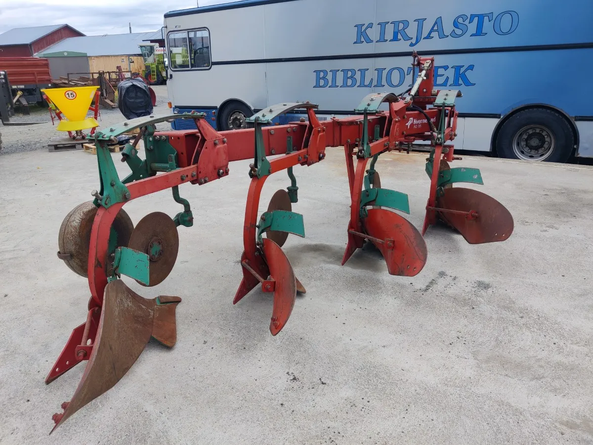 Kverneland AD85 4-siipinen sarka-aura / Hydraulinen viilunsäätö, katso video!