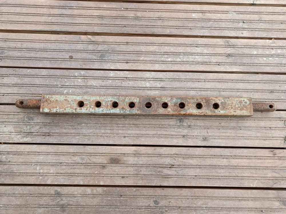 Vetokarttu pituus 820mm päät 28mm / Reiät 20mm