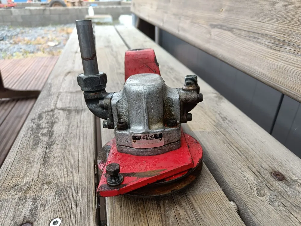 Sampo 410 leikkuupuimurin / hydrauliikkapumppu