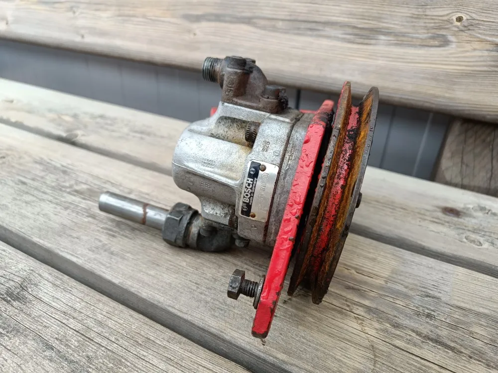 Sampo 410 leikkuupuimurin / hydrauliikkapumppu