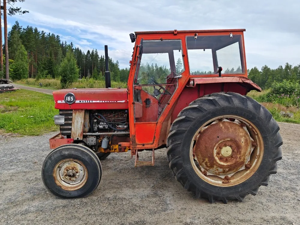 Massey Ferguson 165S traktori / alvillinen kone, Katso video!