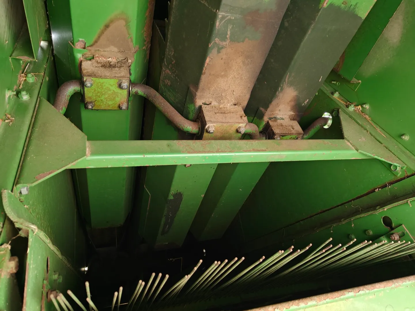 John Deere 925 leikkuupuimuri / Hytitön