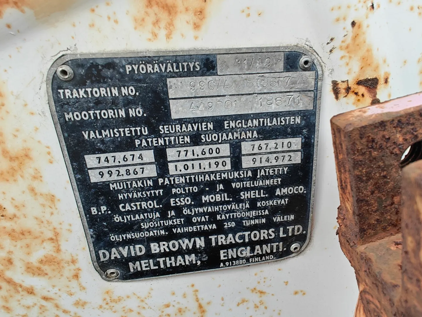 David Brown 990 Selectamatic traktori / Laittoon tai varaosiksi