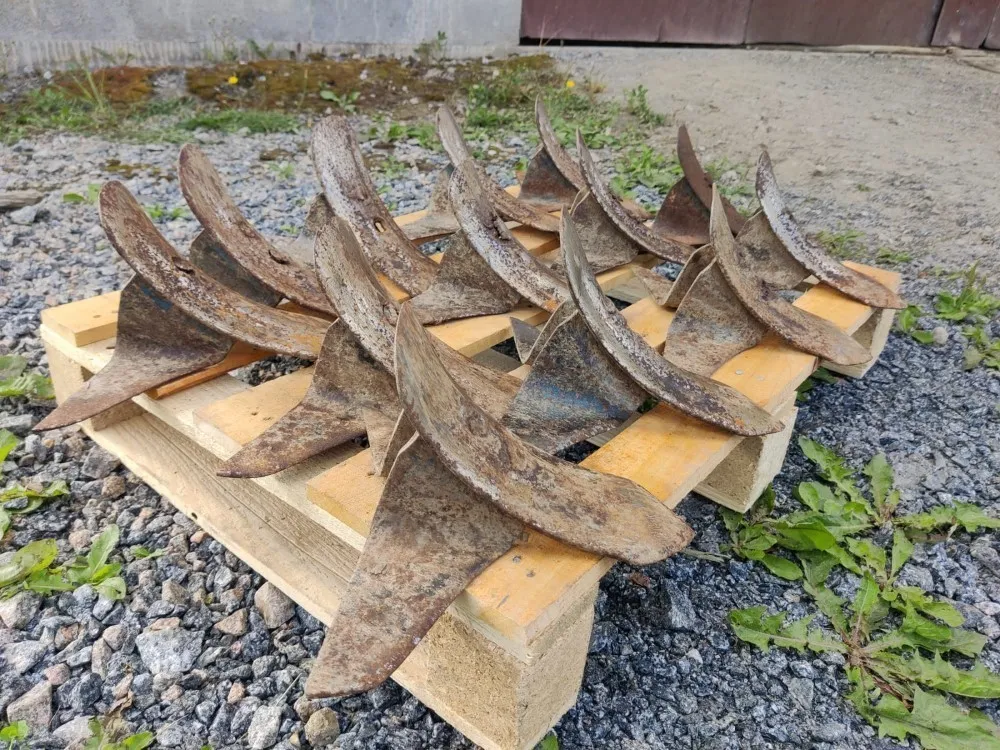 Kultivaattori Potila KK13 / Mikseri perässä, mukaan hanhenjalkaterät