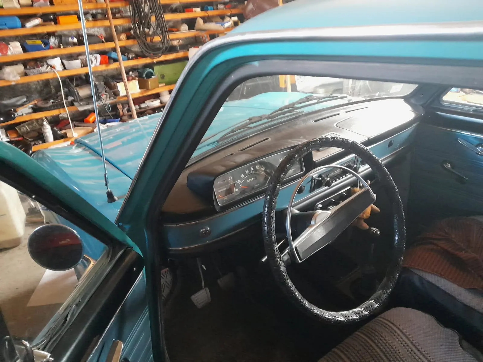 Henkilöauto Datsun Bluebird /