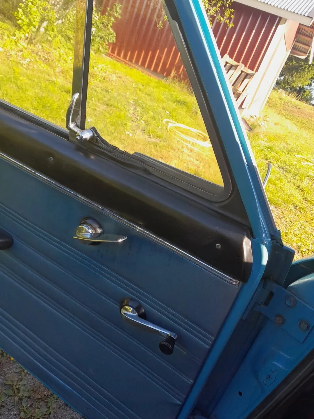 Henkilöauto Datsun Bluebird /