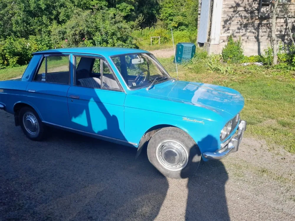 Henkilöauto Datsun Bluebird /