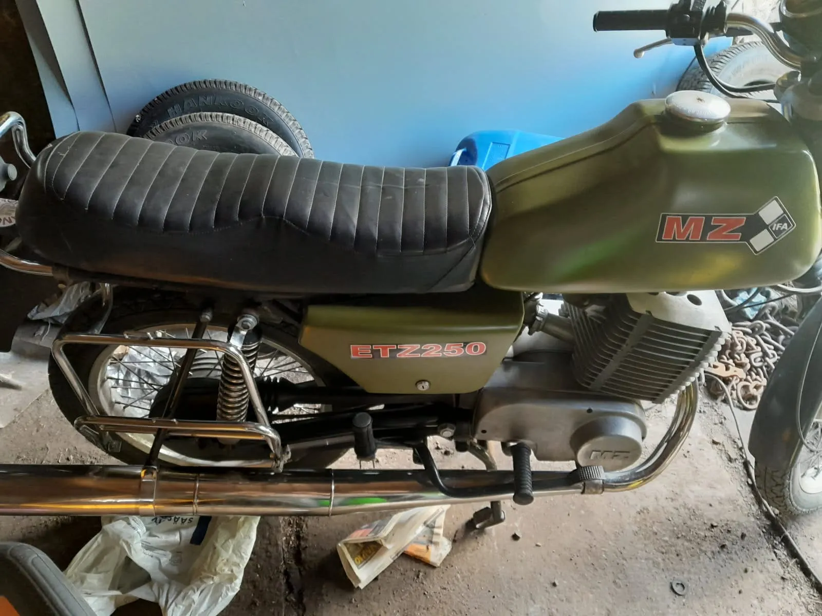 Moottoripyörä MZ ETZ250 /