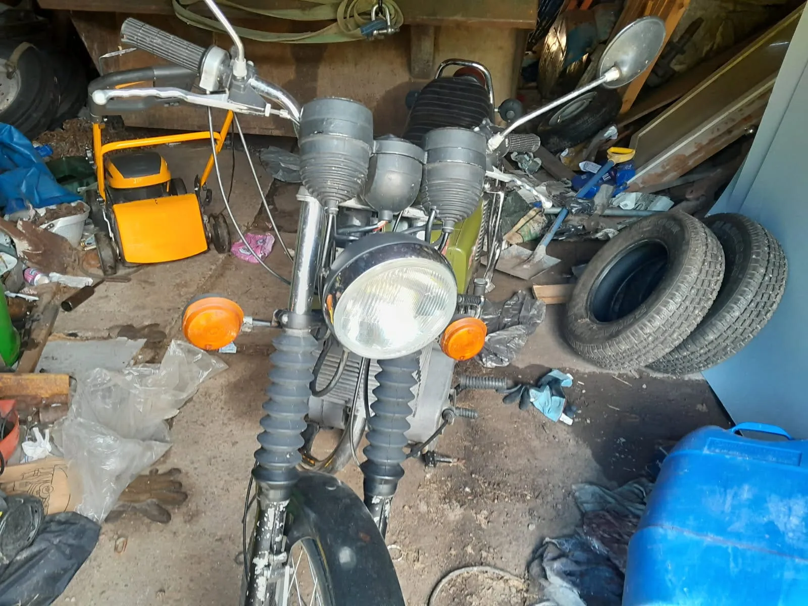 Moottoripyörä MZ ETZ250 /