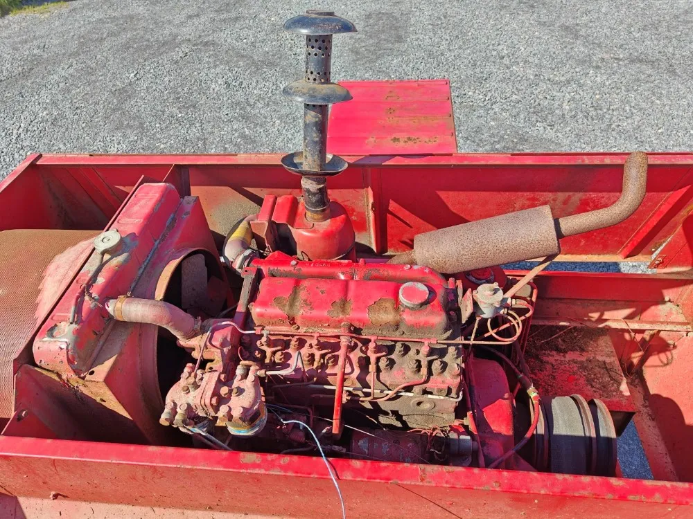Leikkuupuimuri Massey Ferguson 187 / Katso video!