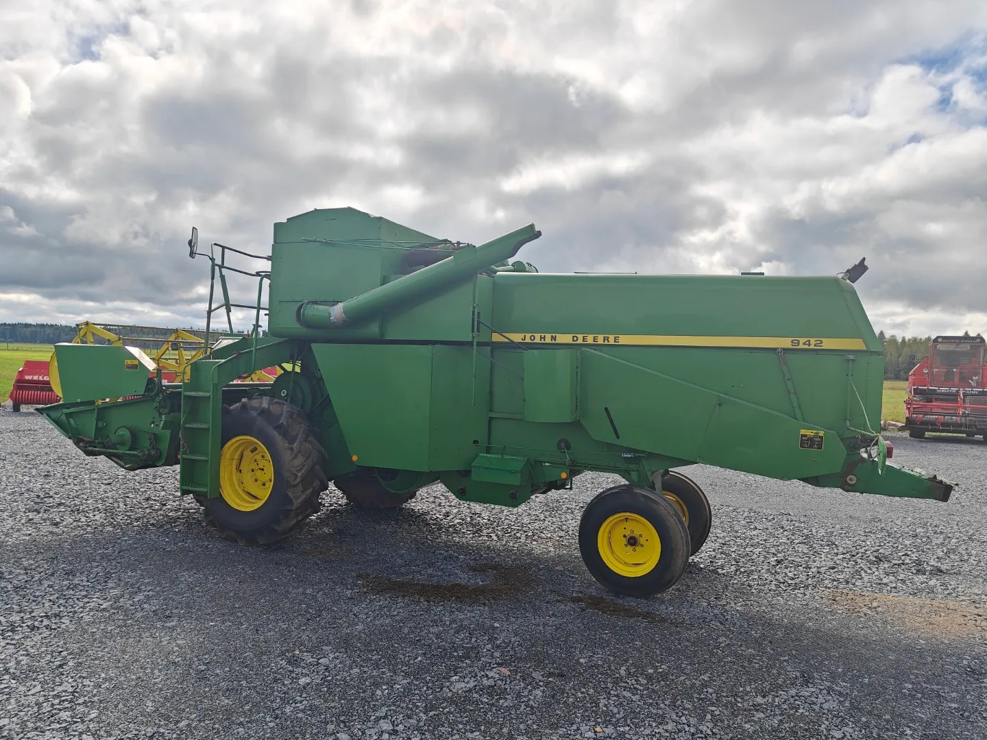 John Deere 942 leikkuupuimuri / Katso video!
