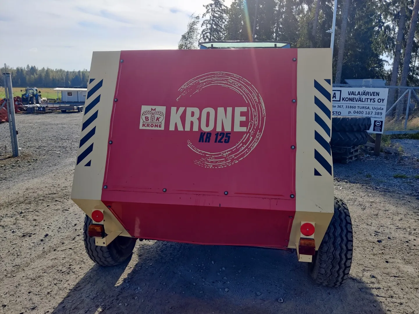 Krone KR125 pyöröpaalain / Katso video!
