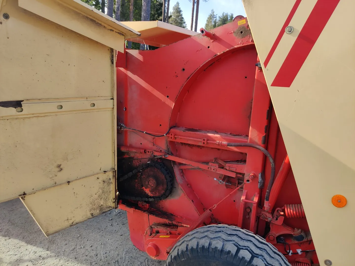 Krone KR125 pyöröpaalain / Katso video!