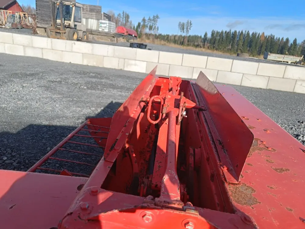 Welger AP42 kovapaalain /