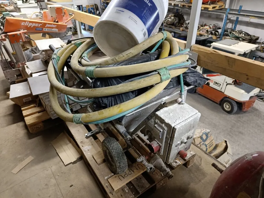 Tasoituslaastin levityskone Cura / Kompressori Strong Line