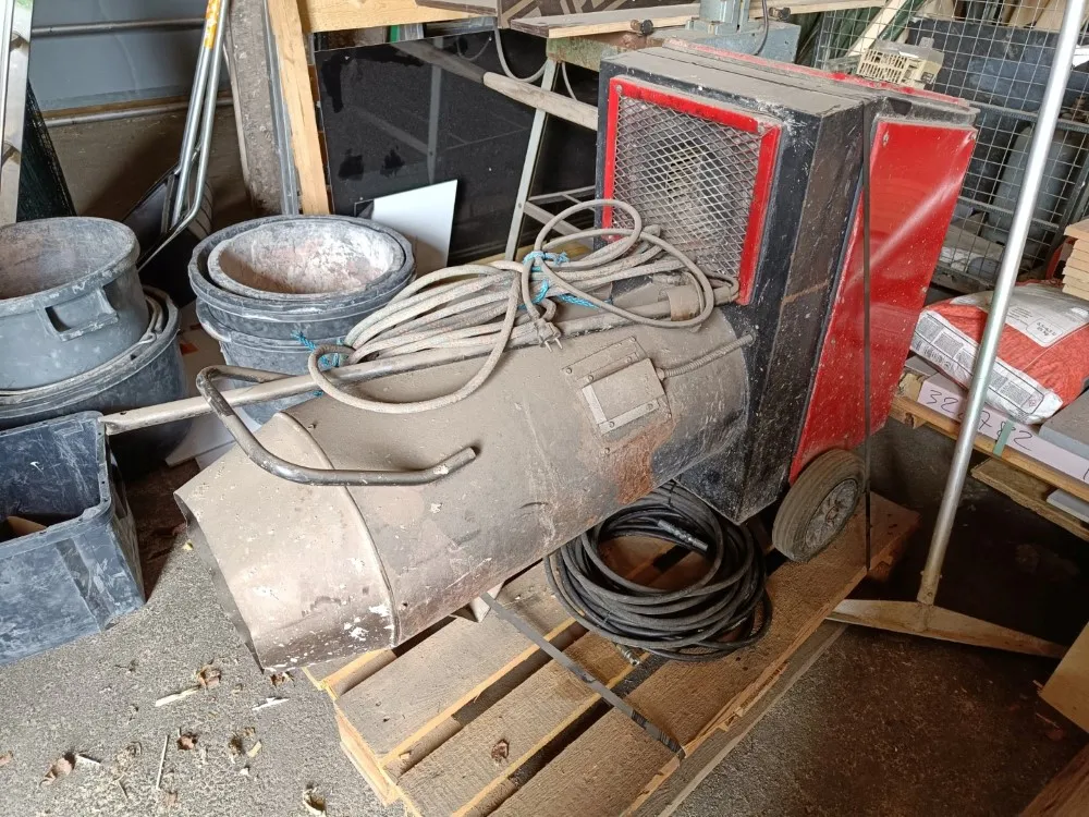 Puhallin Polar Roudax, dieselkäyttönen / Myydään asiakkaan lukuun!