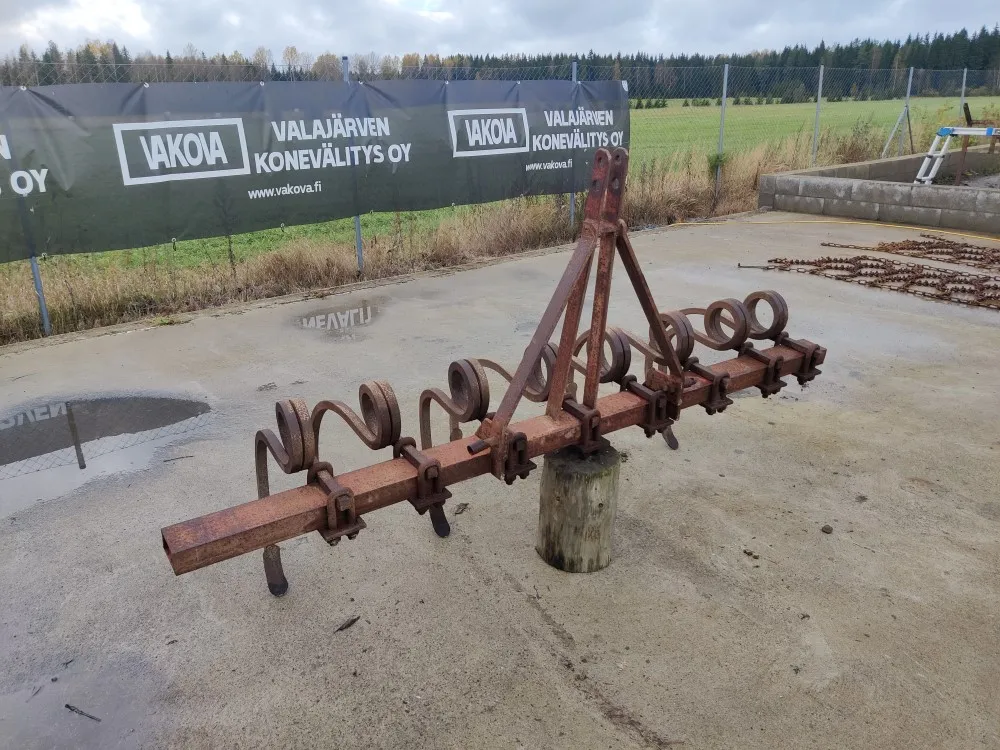 Kultivaattori Muko 8-piikkinen / Työleveys 200cm, pienempään traktoriin