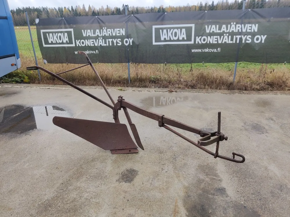 Hevoskyntöaura / ja varaosakone mukaan