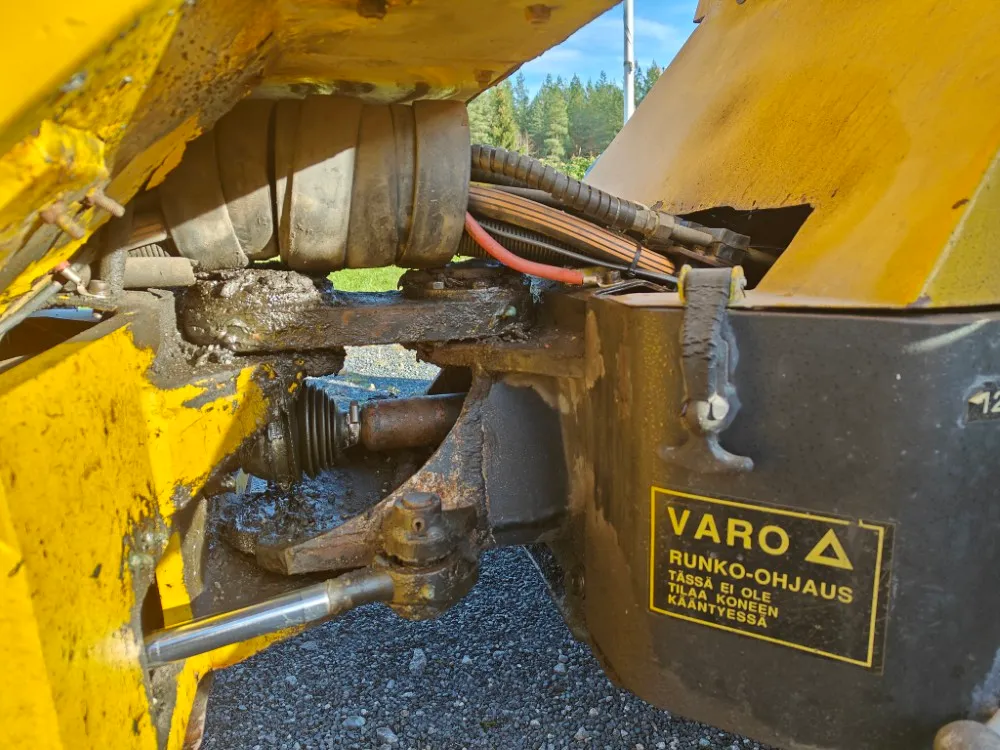 Wille 445 - kauhalla ja nivelauralla / Myydään asiakkaan lukuun - Katso video!