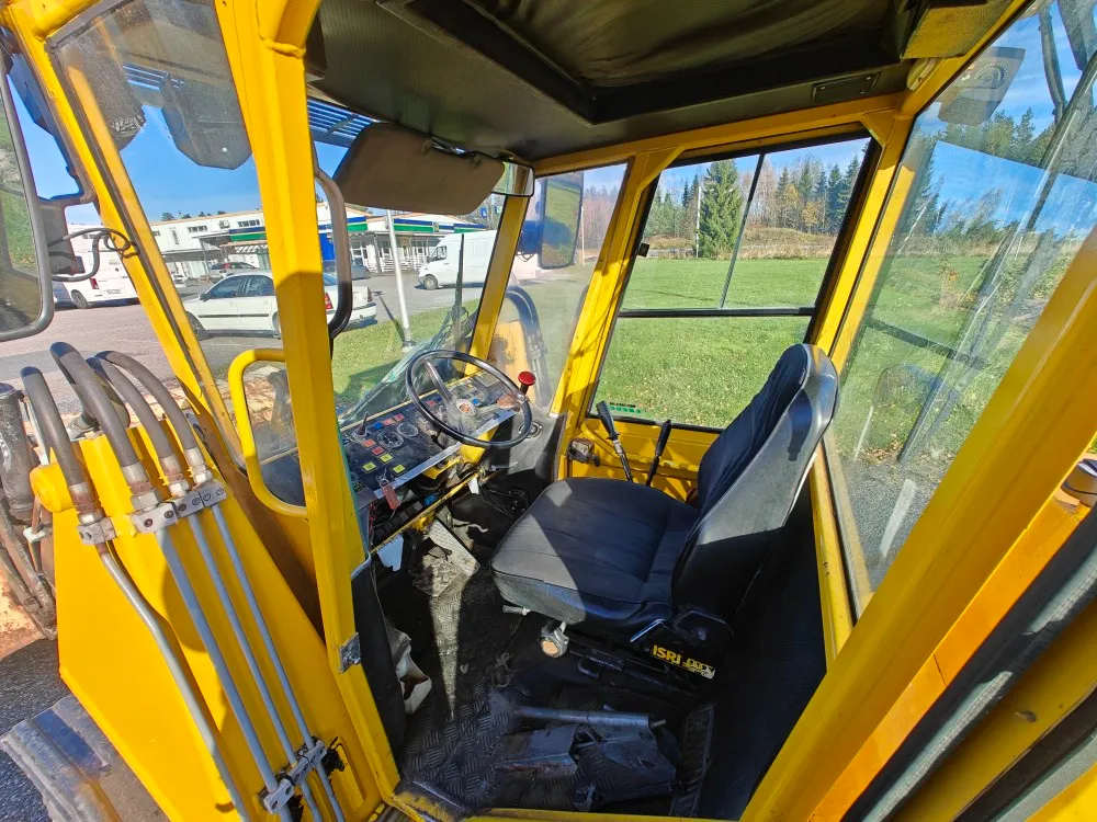 Wille 445 - kauhalla ja nivelauralla / Myydään asiakkaan lukuun - Katso video!