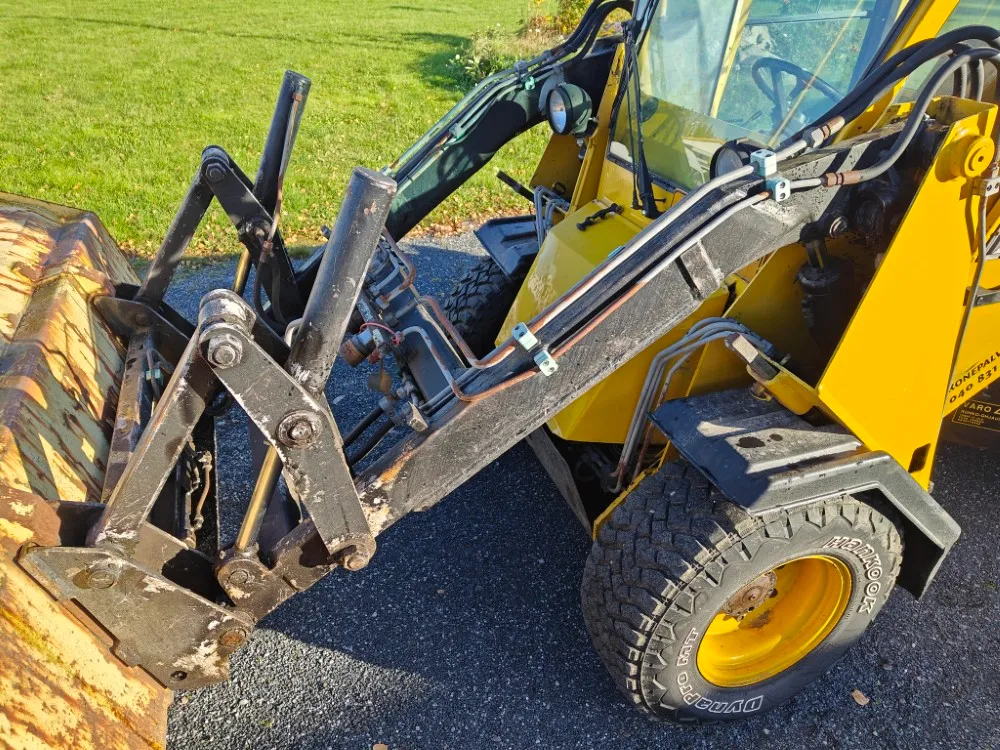 Wille 445 - kauhalla ja nivelauralla / Myydään asiakkaan lukuun - Katso video!