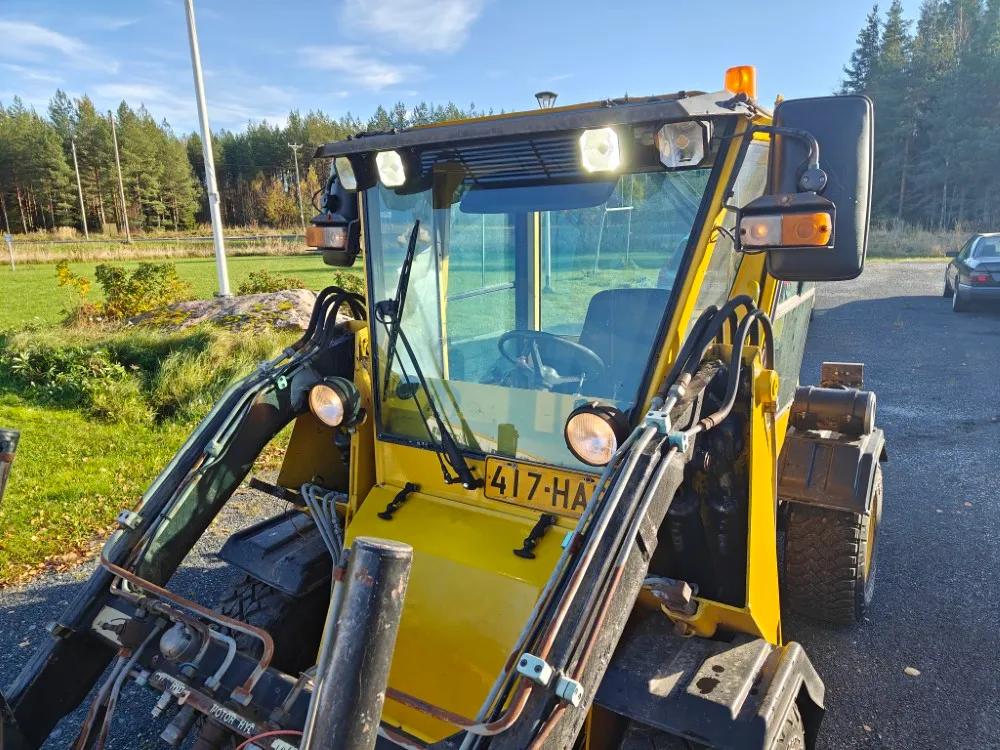 Wille 445 - kauhalla ja nivelauralla / Myydään asiakkaan lukuun - Katso video!