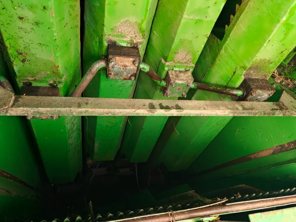 John Deere 1032 leikkuupuimuri / Katso video!